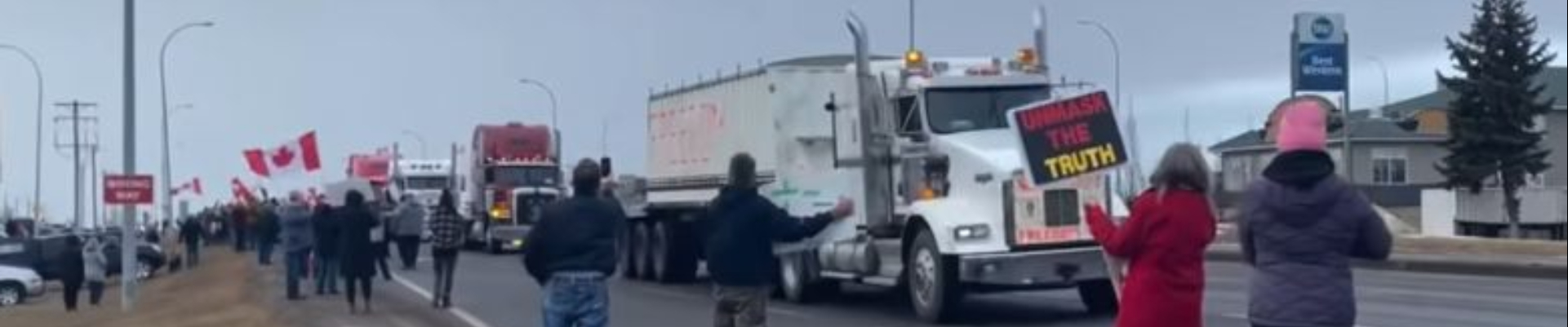 Über 60.000 Tru­cker in den USA und Kanada ver­bünden sich für die Rück­ge­win­nung des Rechtsstaates